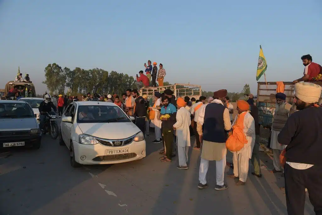 Indian Farmers Intensify March Towards New Delhi Amid Standoff Over Agricultural Policies